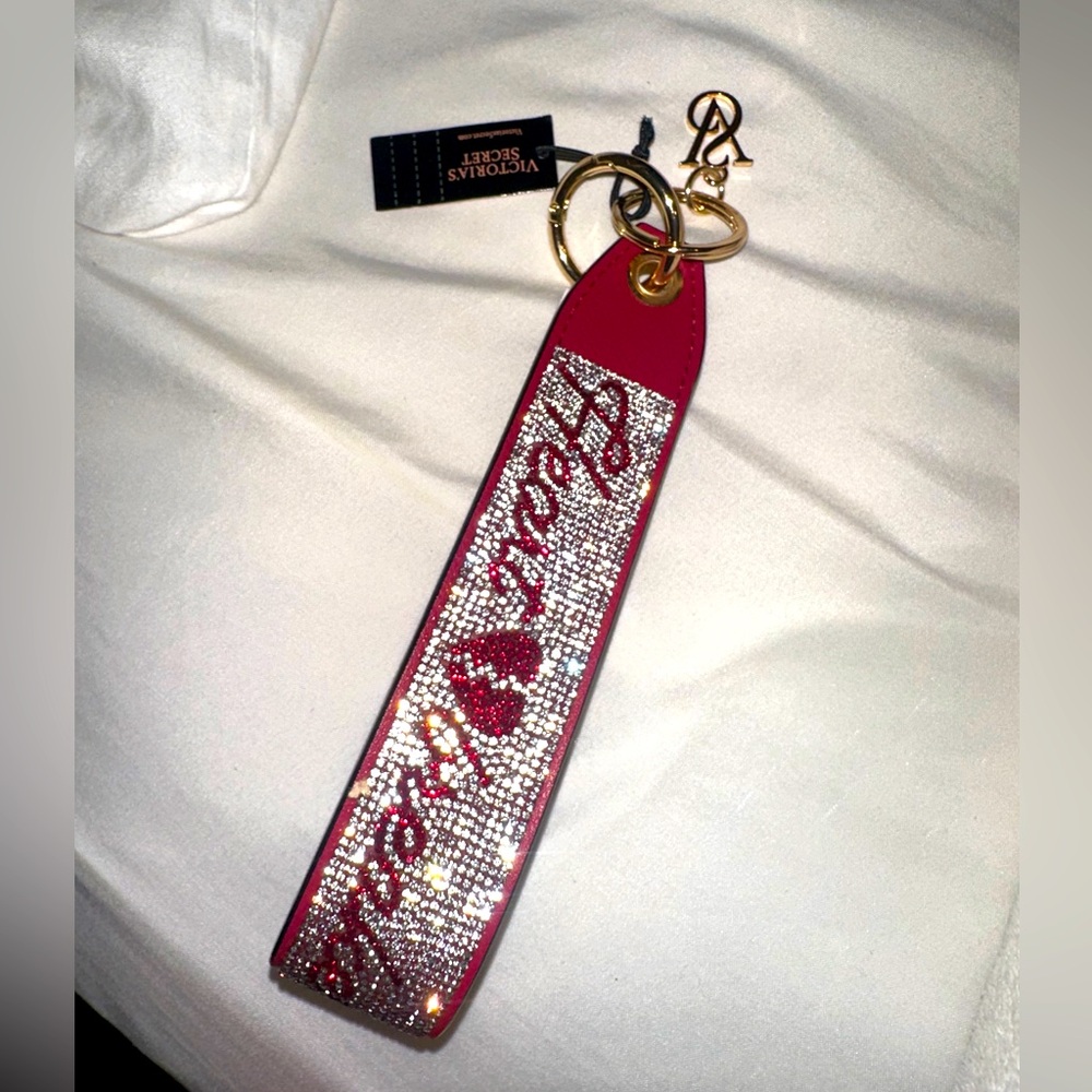 Heart breaker ❤️💔 Victoria’s Secret wristlet blinged  out keychain strap  ✨🤍💎